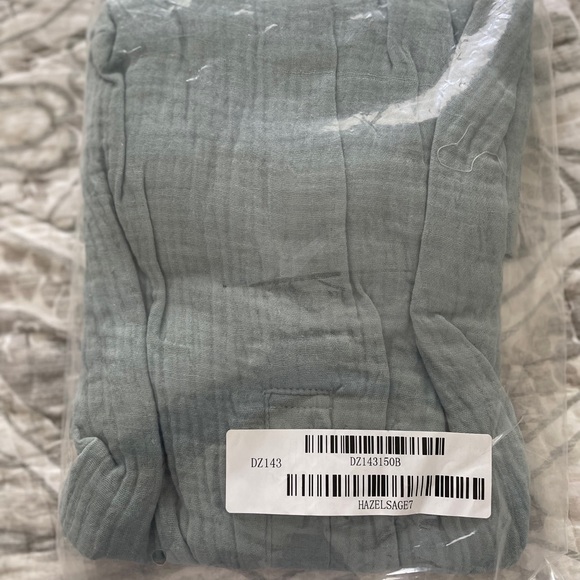 NIB Velvet Fawn Sage Green Girls Top Size 7T - Picture 3 of 3